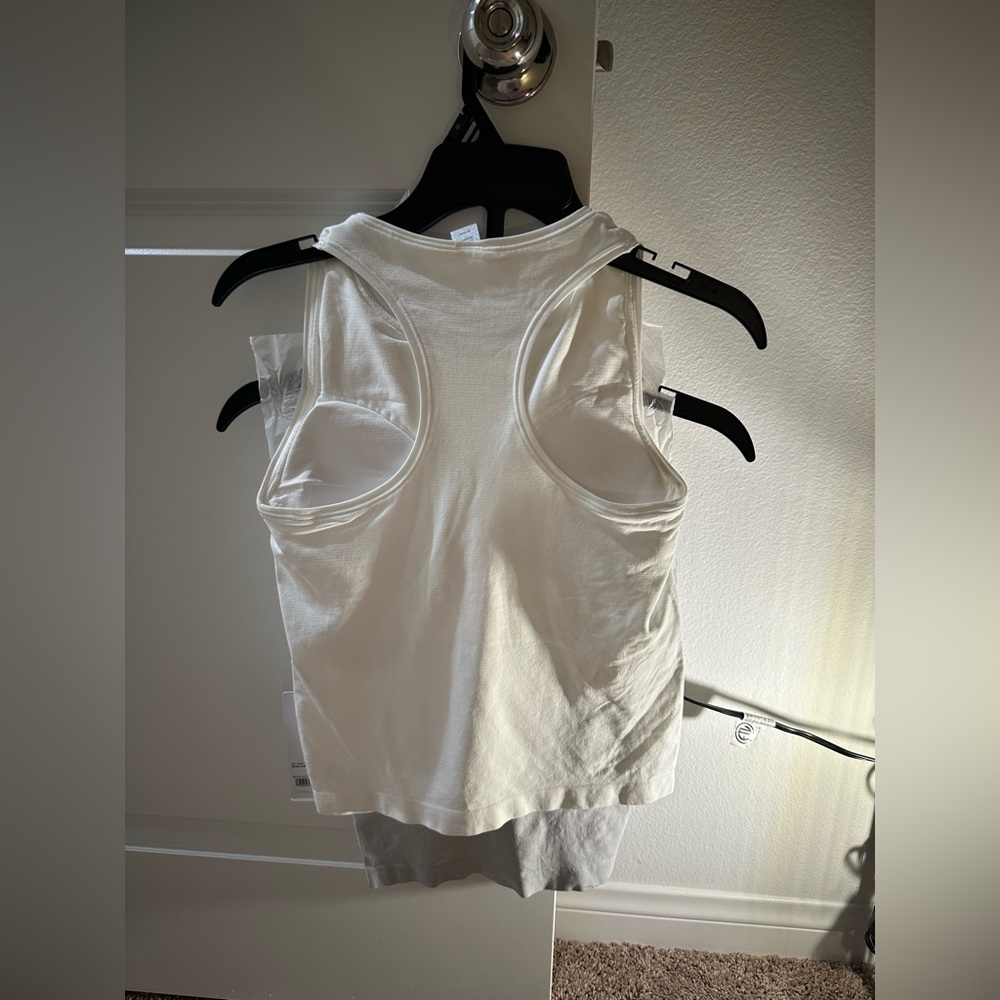 NWT Yogalicious Women's Gray and White Tank Tops (SIZE: S) - Picture 9 of 9